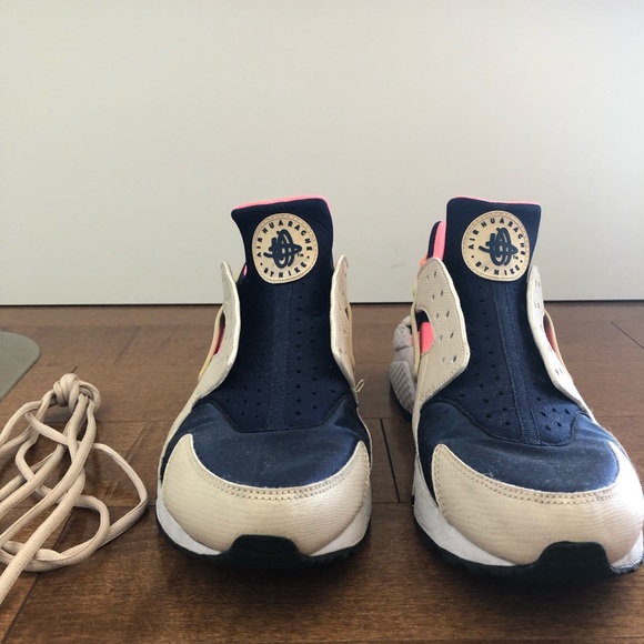 Air Huaraches by Nike
